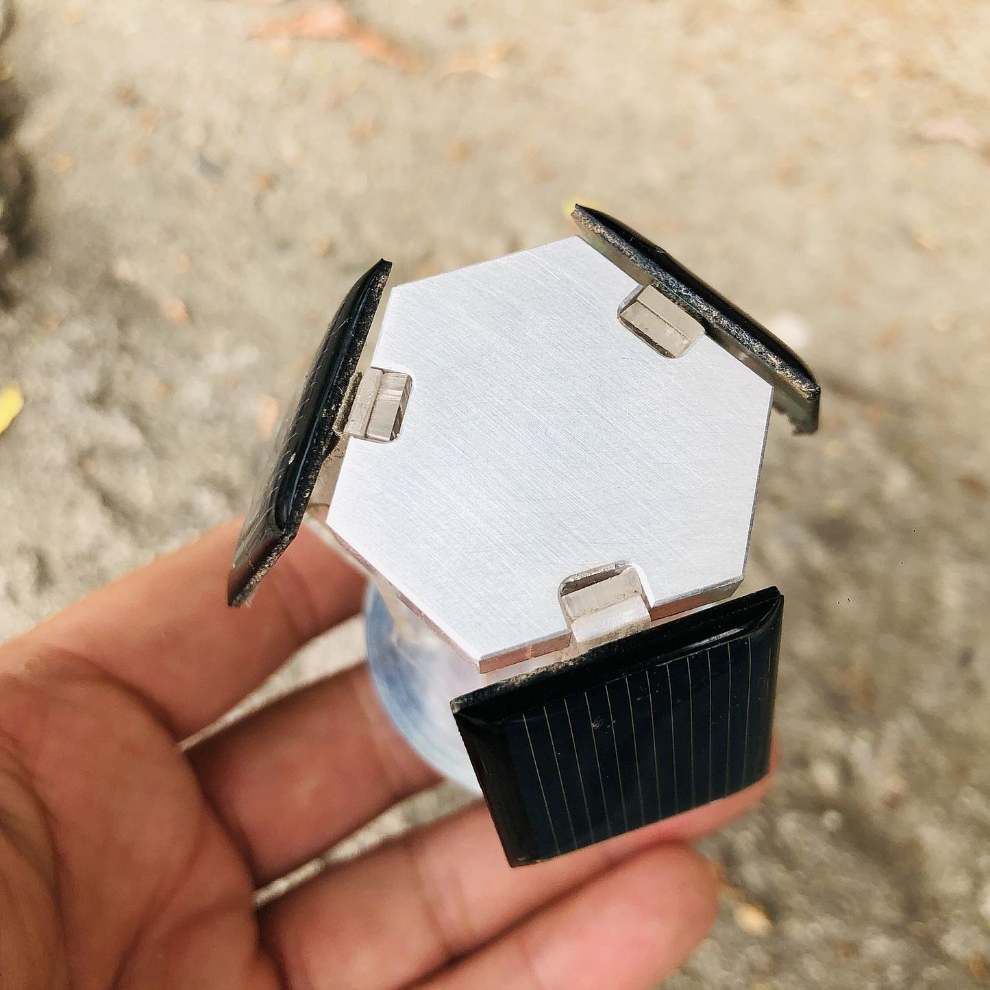 Mendocino Motor Solar Toy Kids Educational DIY Assembly Kit Sun-Powered Toy for Children