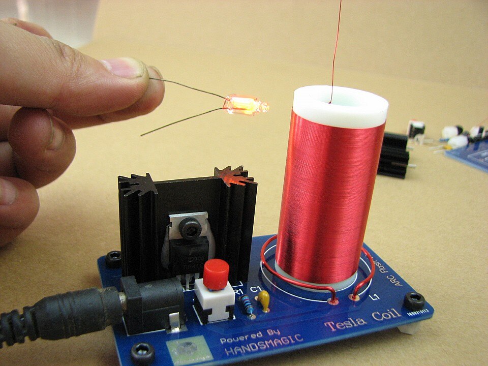 Mini tesla coil Tiny tesla coil Science toy Physical experiment toys Aeembled