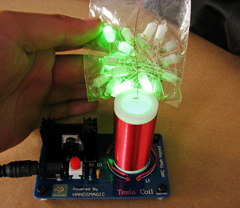 Mini  tesla coil  Tiny tesla coil science toy can Generate spark spark Teaching experiment( Assembled)