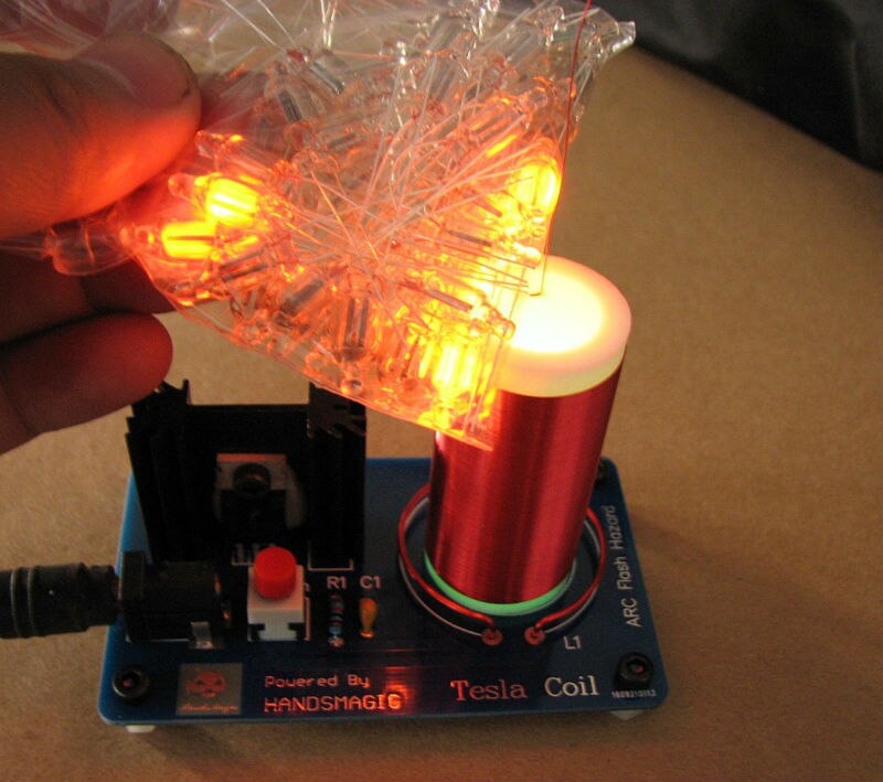 Mini  tesla coil  Tiny tesla coil science toy can Generate spark spark Teaching experiment( Assembled)