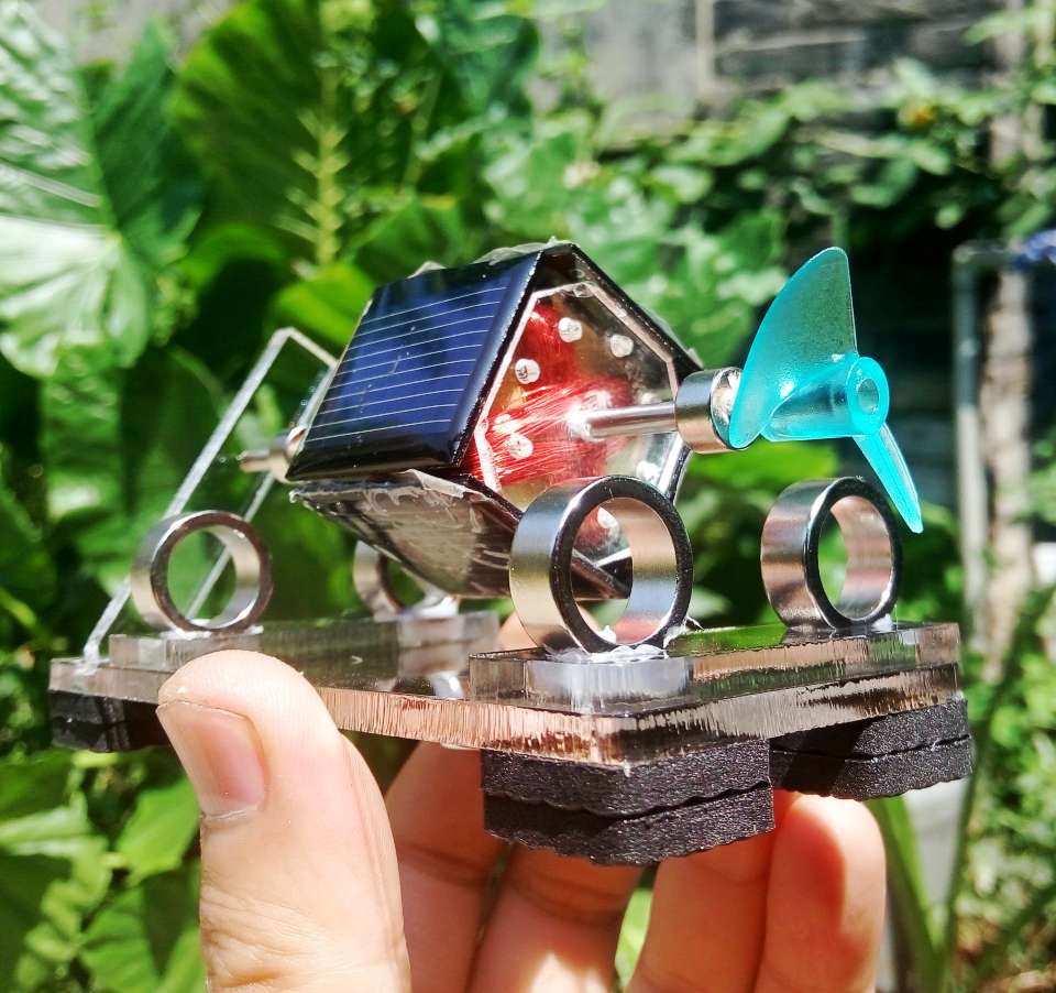 tiny Mendocino Motor Propeller type  magnetic suspension solar toy Scientific physics  Solar rotation Pressure reducing EDC toy