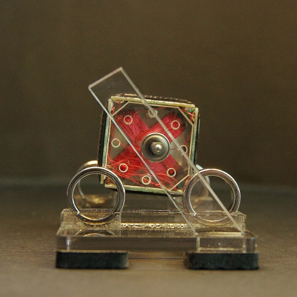 tiny Mendocino Motor Propeller type  magnetic suspension solar toy Scientific physics  Solar rotation Pressure reducing EDC toy
