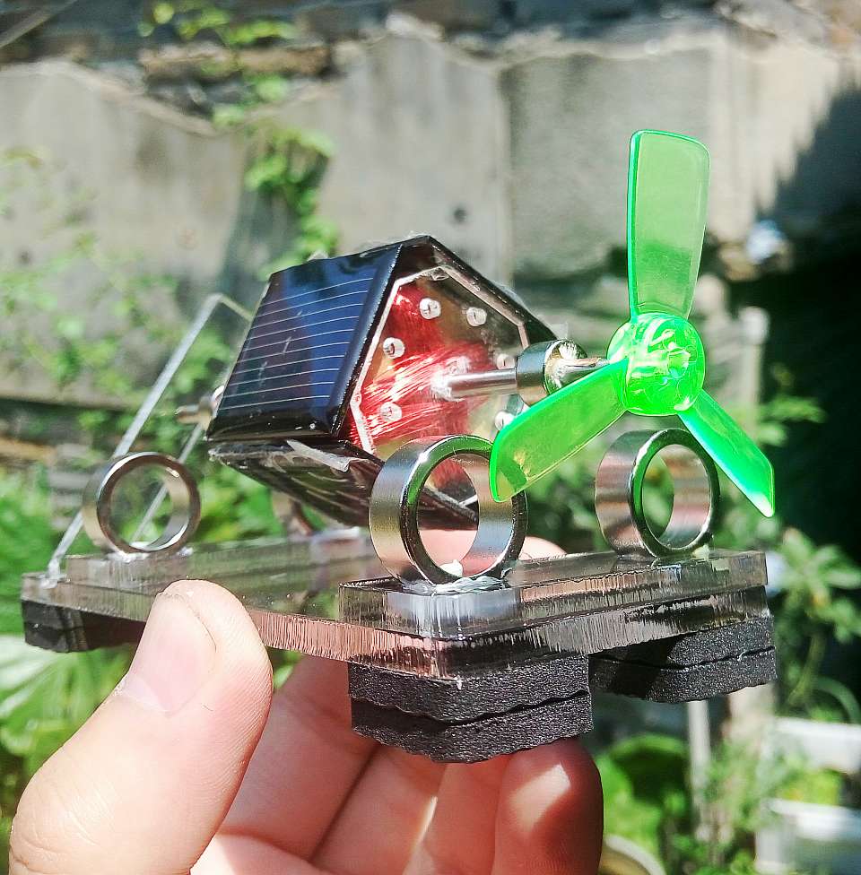 tiny Mendocino Motor Propeller type  magnetic suspension solar toy Scientific physics  Solar rotation Pressure reducing EDC toy